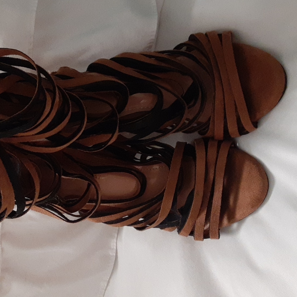 heels - Picture 3 of 4